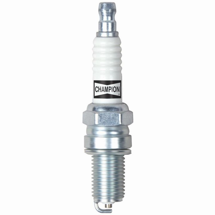 CCH979-1 Champion Spring/Summer Spark Plug, 1-pk