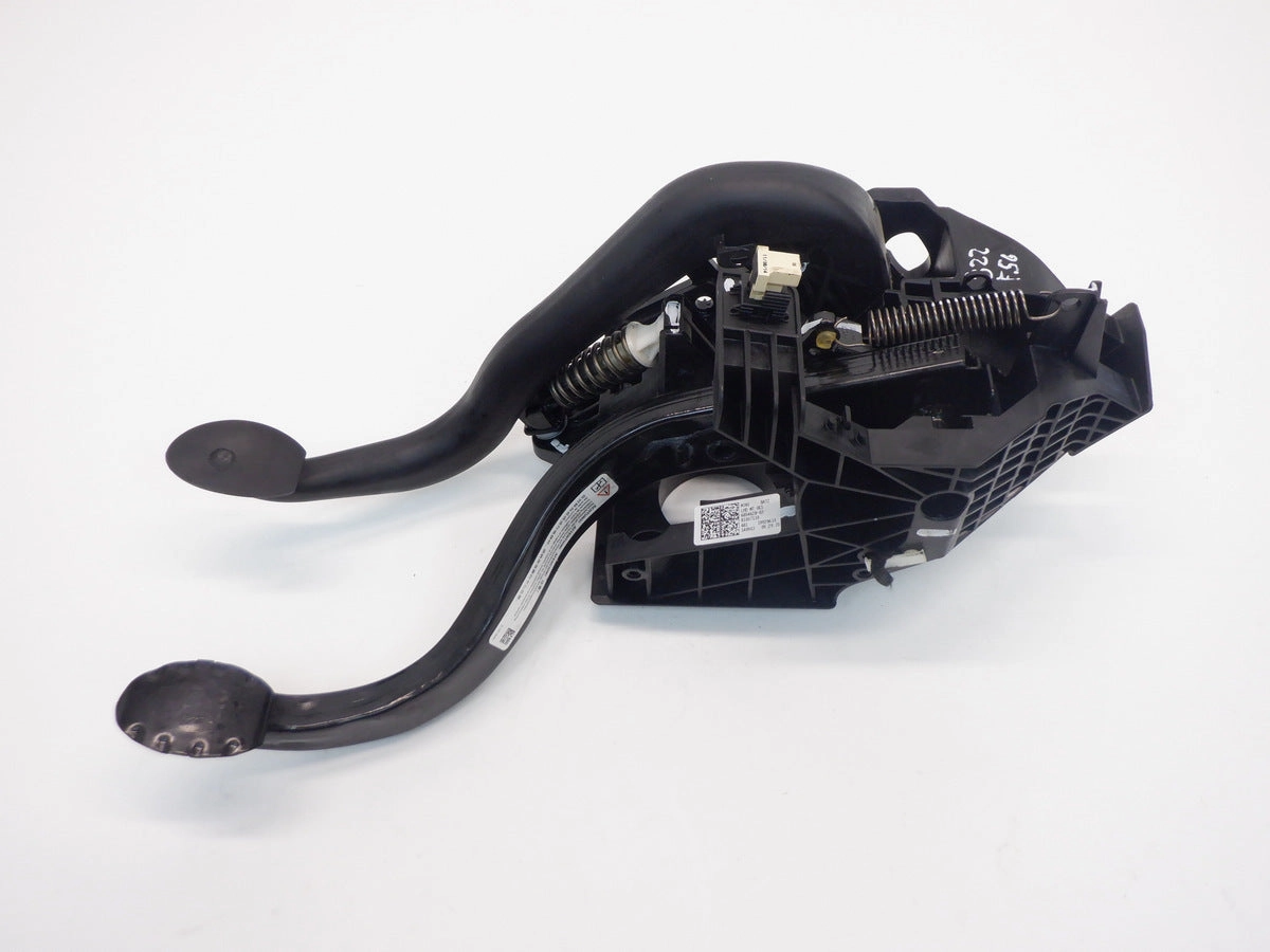 Mini Cooper Manual Transmission Clutch and Brake Pedal Set 14-19 F5x F60 35006870827