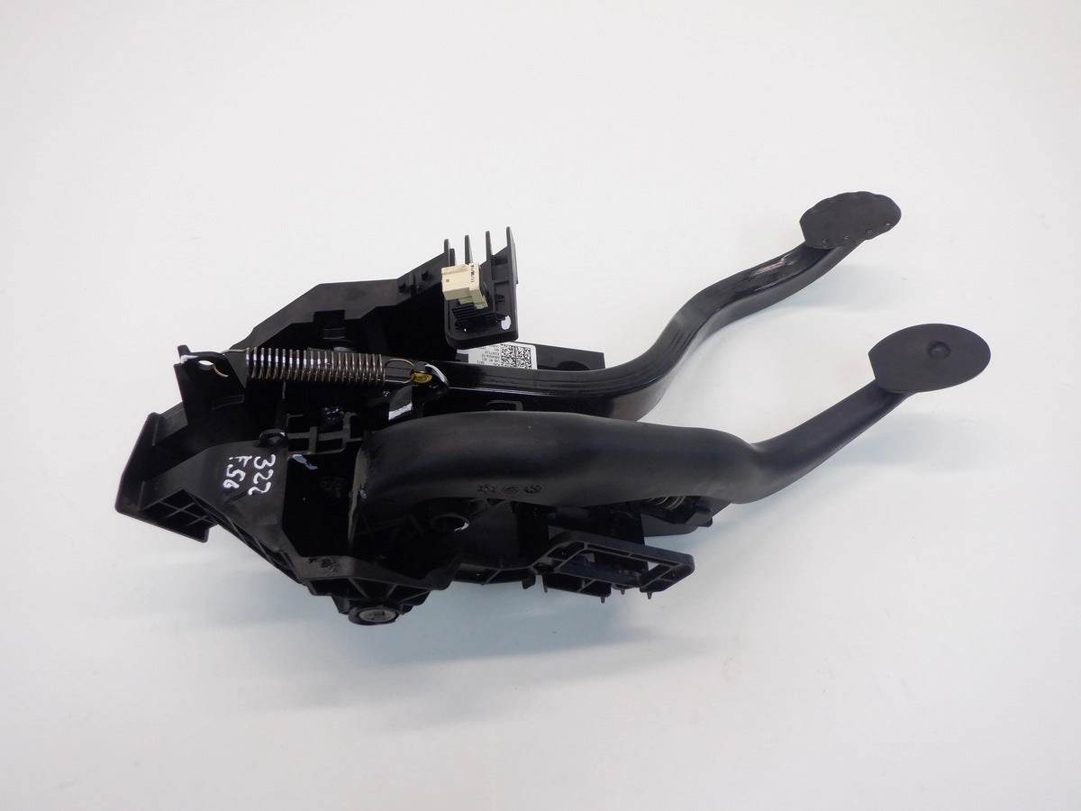 Mini Cooper Manual Transmission Clutch and Brake Pedal Set 14-19 F5x F60 35006870827