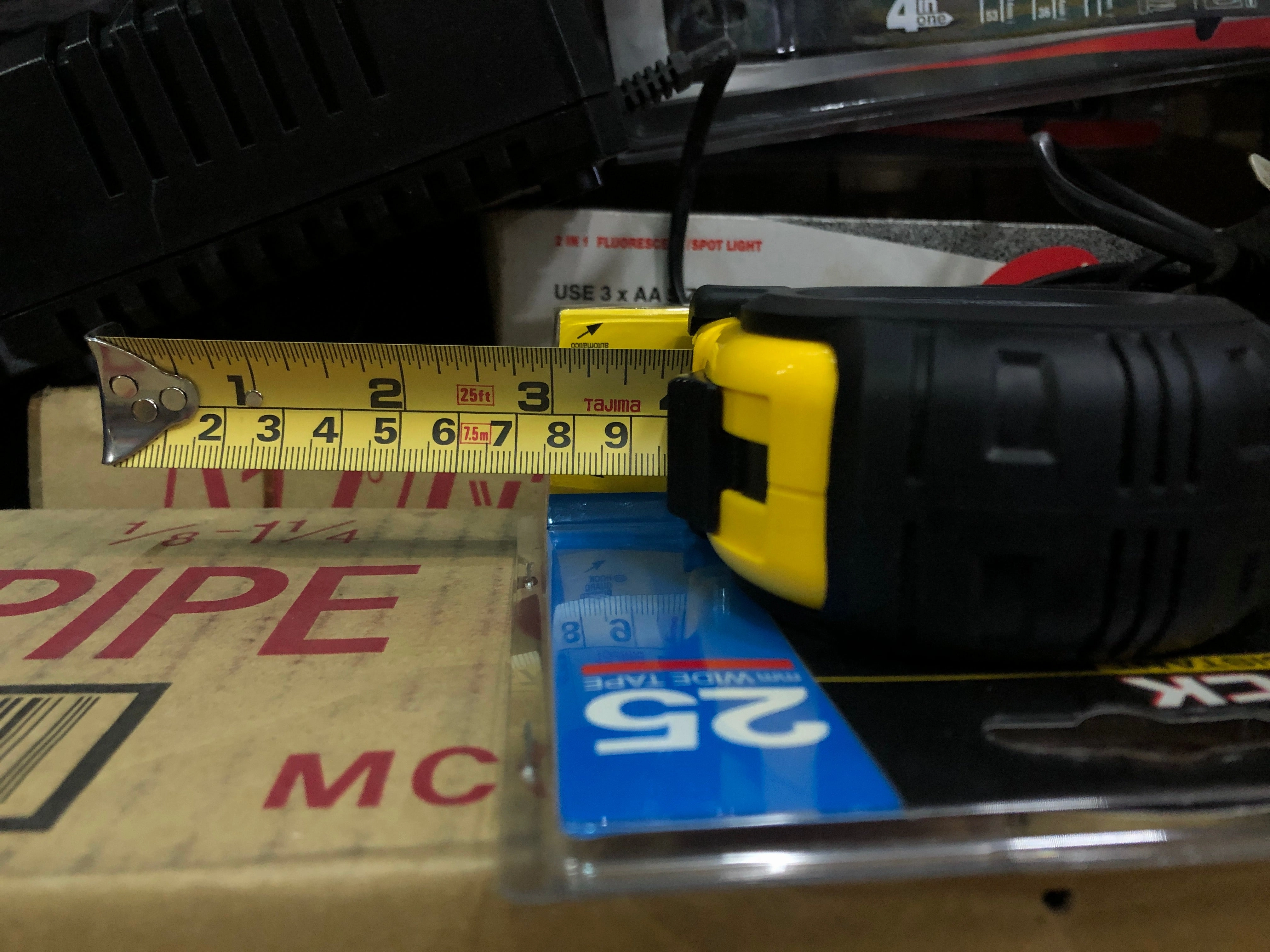 Tajima 7.5m (25ft) 25mm Wide, Shock Resistant Measuring Tape  | Model : 016-095-2575 (GLock-25)