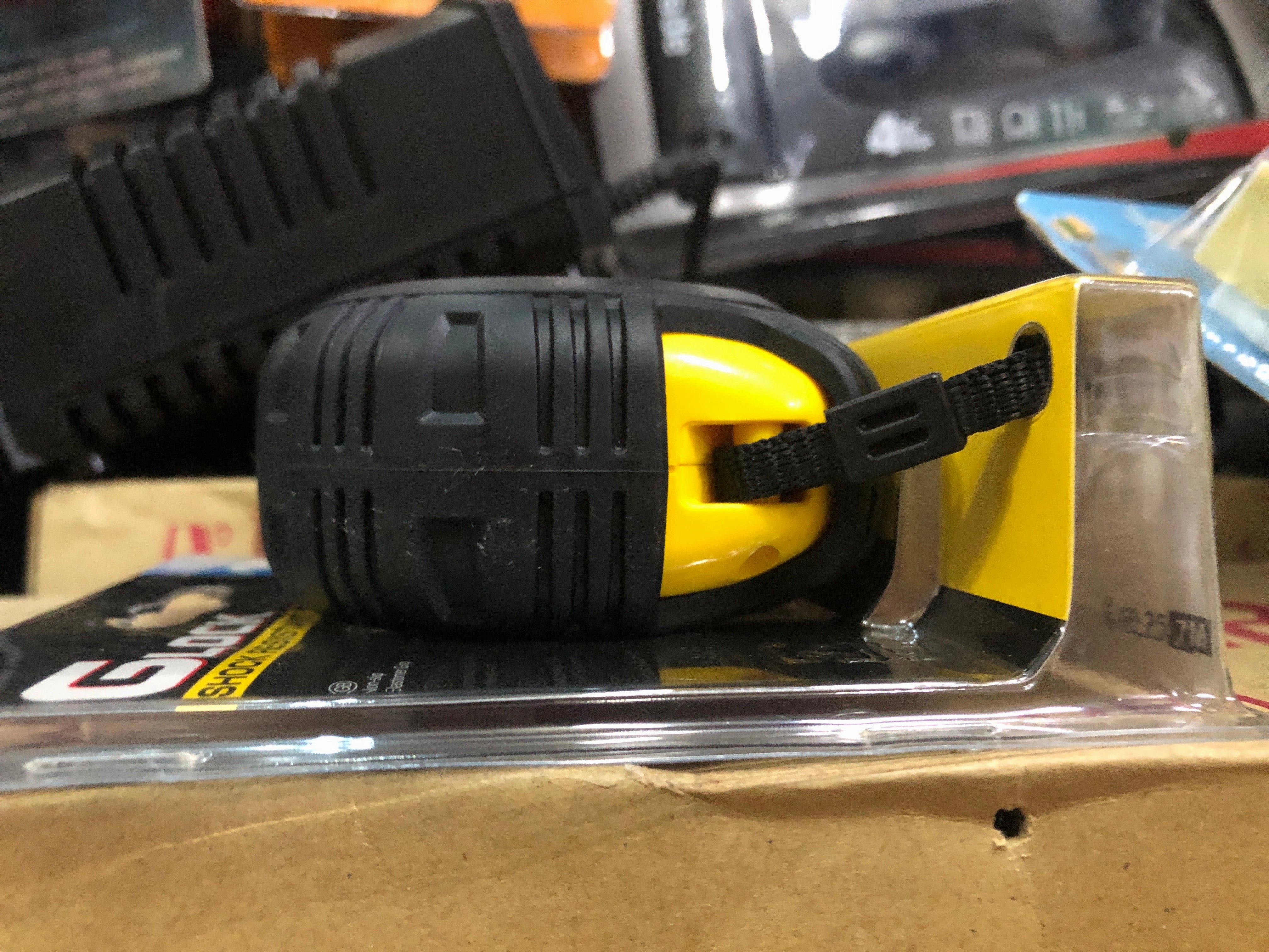 Tajima 7.5m (25ft) 25mm Wide, Shock Resistant Measuring Tape  | Model : 016-095-2575 (GLock-25)